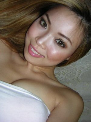Asian Oriental looking for friendship and sex chat with UK sex contacts