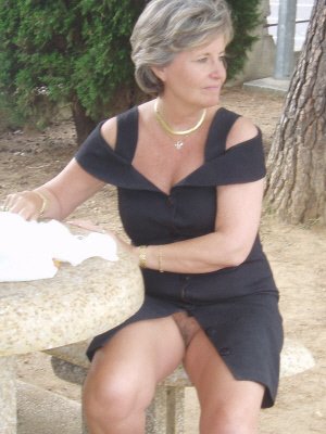 XXX Sex Contacts hot and horny mature woman wanting to hear from men for nsa and role play