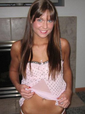 XXX sex contacts hot babe with model looks wants nsa adult fun, sex text and fantasy role play