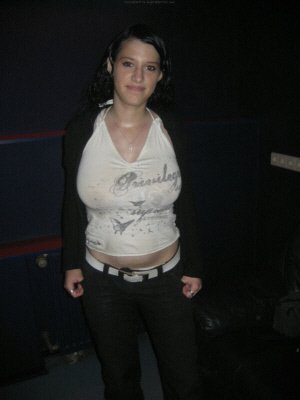 XXX sex contacts Pontefract sexy brunette with nice tits wants sex text, nsa adult fun and fantasy role play