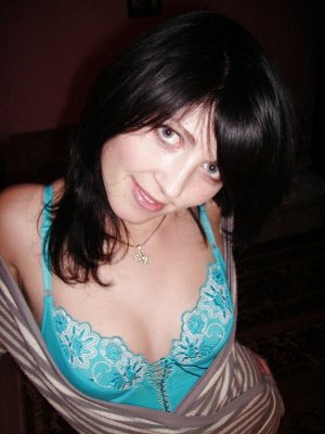 XXX sex contacts sexy hot brunette girl wants fantasy role play, nsa adult fun and sex text